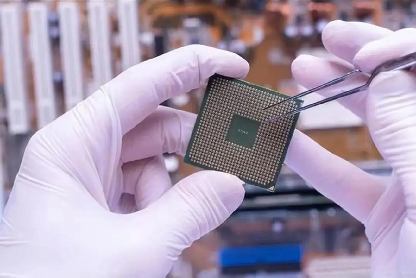 上半年中國(guó)芯片出口5427億，歐美繃不住了，美國(guó)封鎖技術(shù)失??？(圖2)
