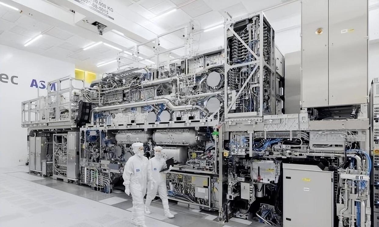 2025芯片大戰(zhàn)迎來分水嶺，中方警告全球“配合美國禁令就是違法”，美媒承認中國超越時刻已到(圖7)